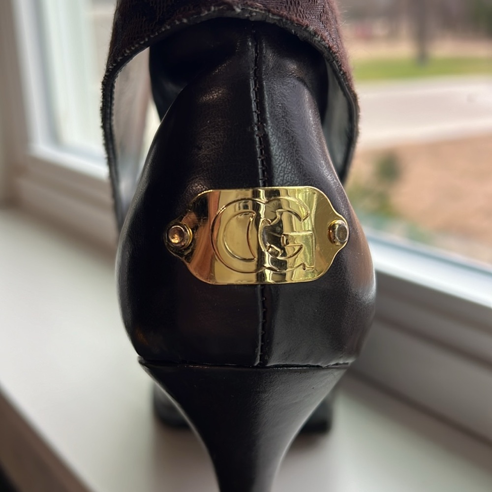 COOGI Booties - Picture 3 of 11